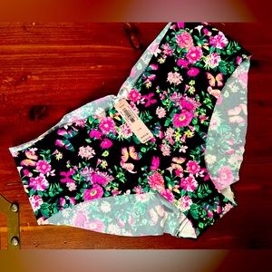 Victoria Secret Cheeky panty NWT